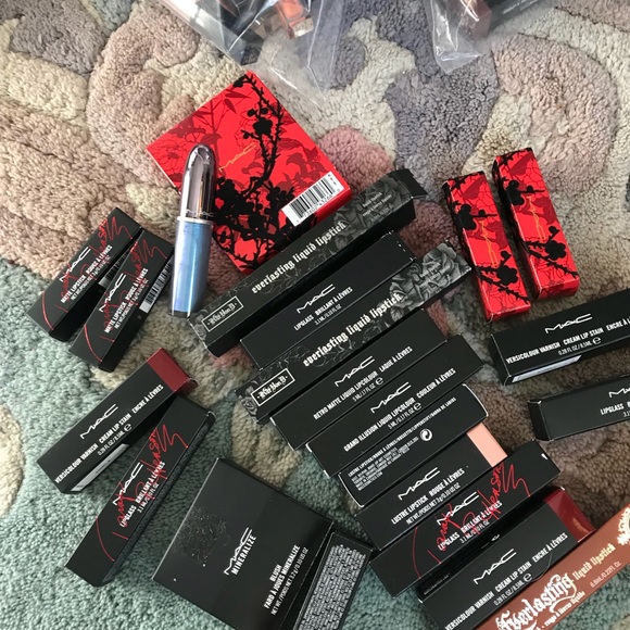 Cosmetics - Picture 2 of 8